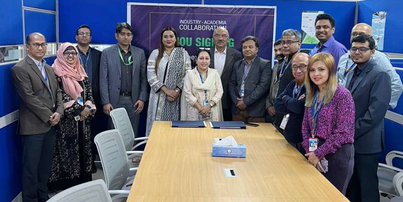 Signing of MoU between AIUB and APEX DMIT Ltd.