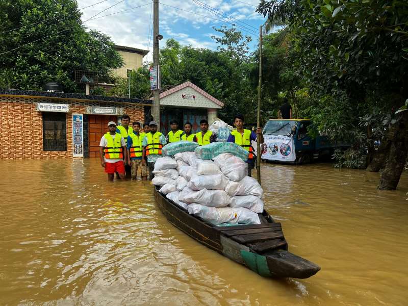 Students of AIUB: Standing with the Flood-Effected