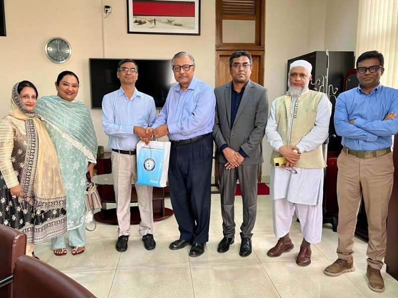 Courtesy Call by AIUB Delegates to UGC Chairman