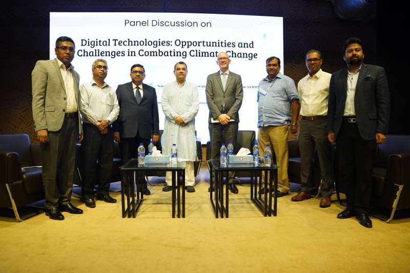 Digital Technologies: The Opportunities & Challenges in  Combatting Climate Change