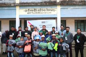 AIUB Social Welfare Club–Shomoy Carried Out Winter Clothing Drive 2024-25